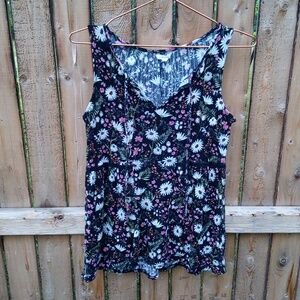 Maurices Soft Ribbed Sleeveless Flowy Sweater Top Flower Pattern Cut Out Detail